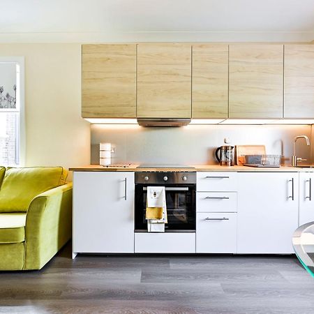 A Two Bedroom A Stride Away From Meridian Greenwich London Exterior foto