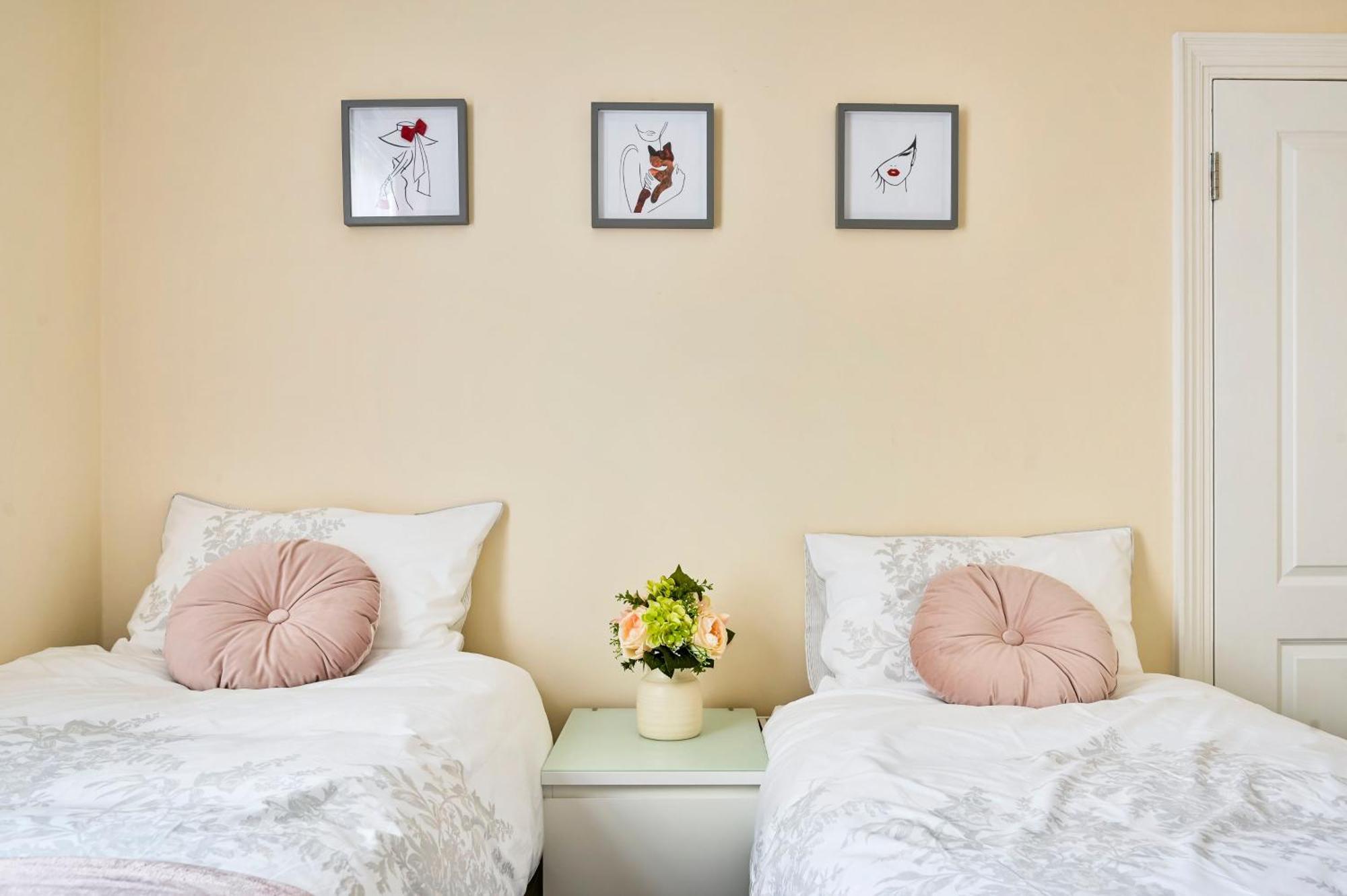 A Two Bedroom A Stride Away From Meridian Greenwich London Exterior foto